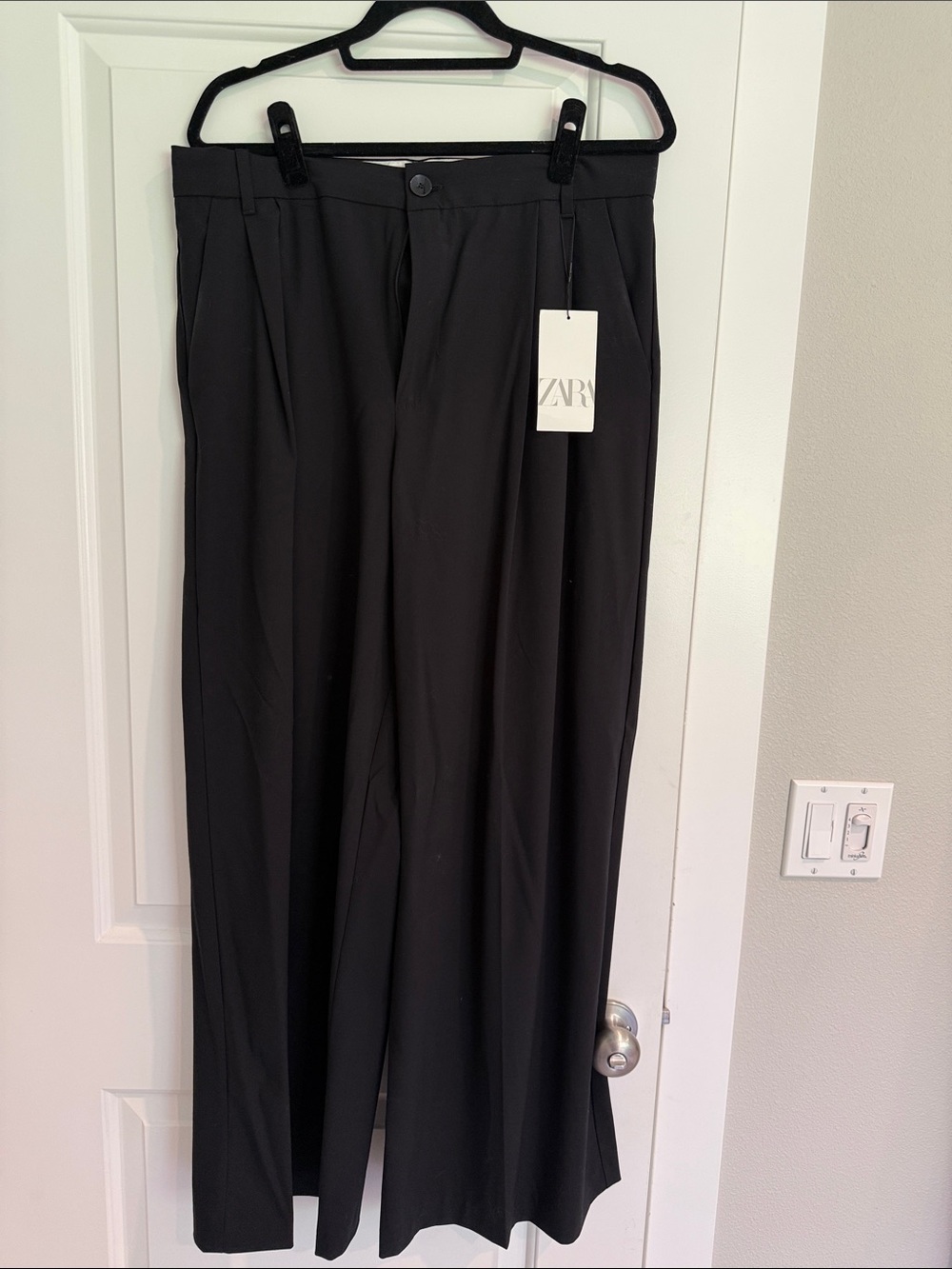 ZARA Women’s black pleated pants size xl